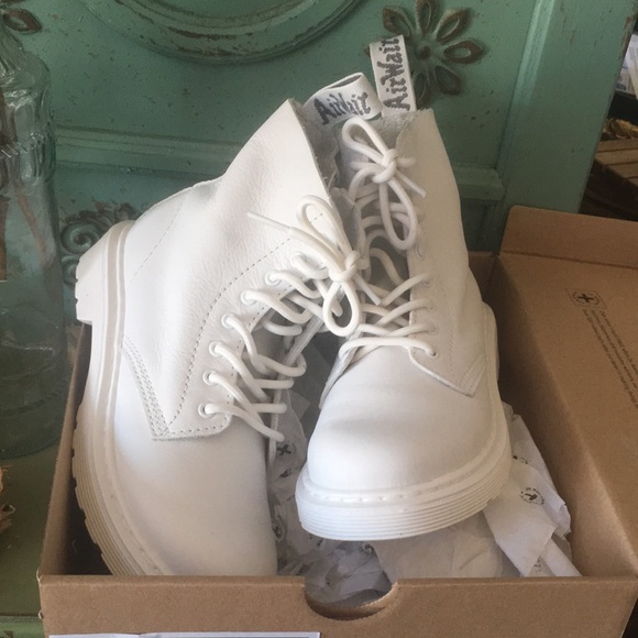 New white Doc Martens Kids size 2 - Picture 6 of 7